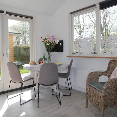Pet-friendly Casa de Férias Warmenhuizen